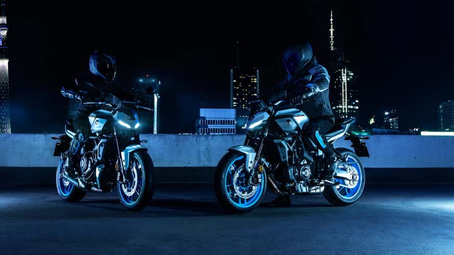 This Yamaha Sportbike Now Comes With an Automatic, and I Can’t Help but Feel Weird